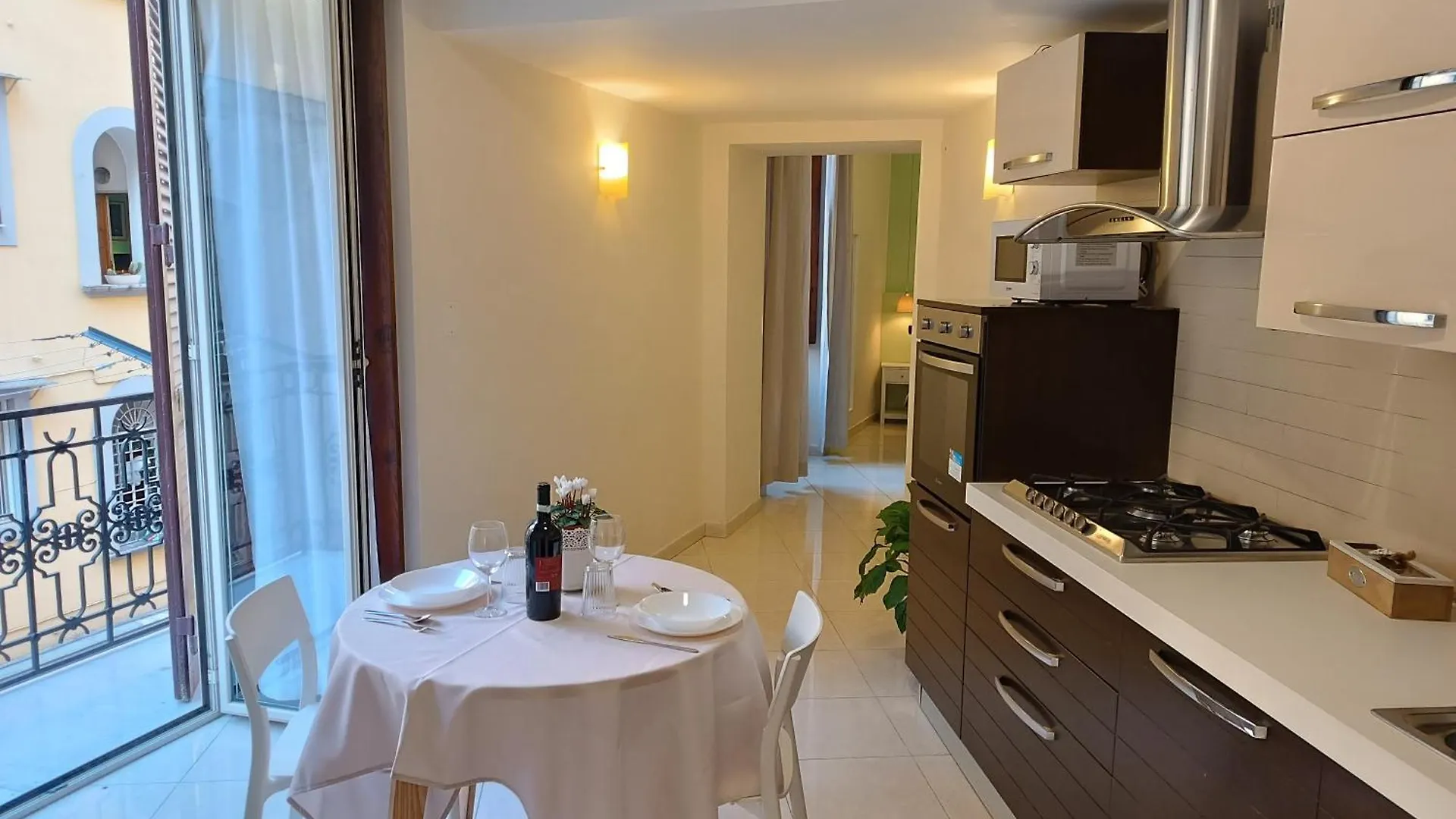 Bed & Breakfast Residenza Geri - Suite And Home Napoli Centro Italy