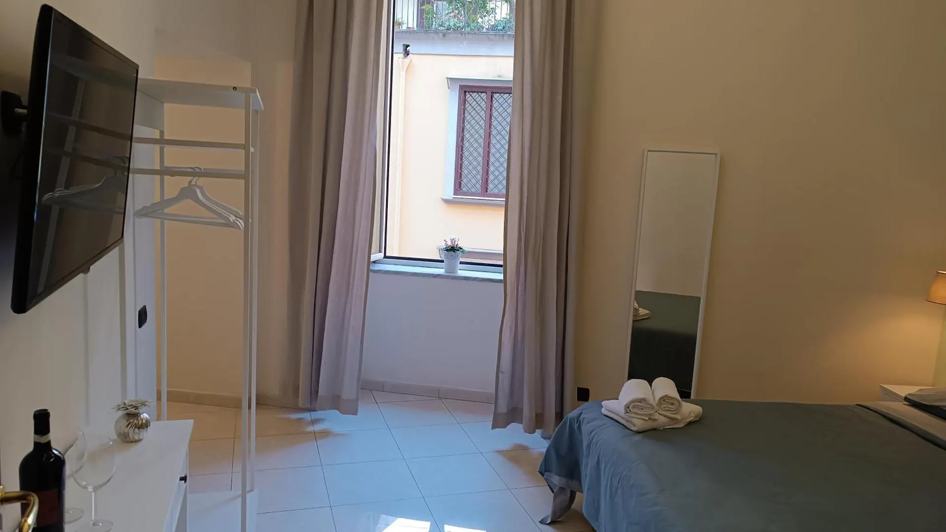 Residenza Geri - Suite And Home Napoli Centro Bed & Breakfast Naples