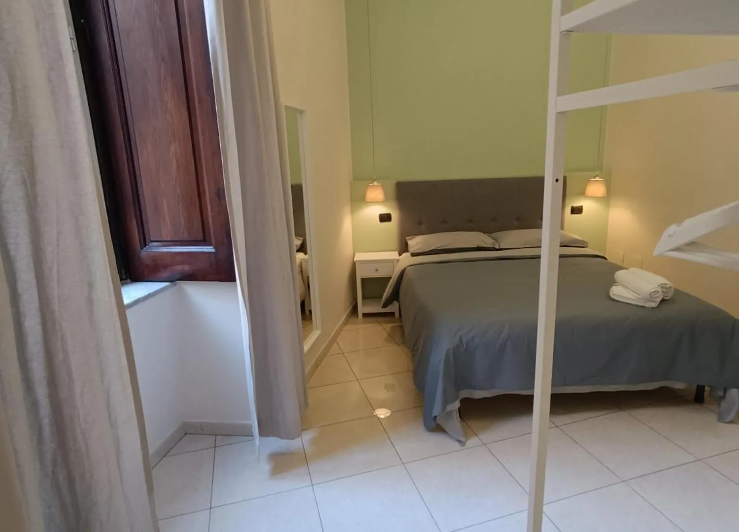 Bed & Breakfast Residenza Geri - Suite And Home Napoli Centro Italy