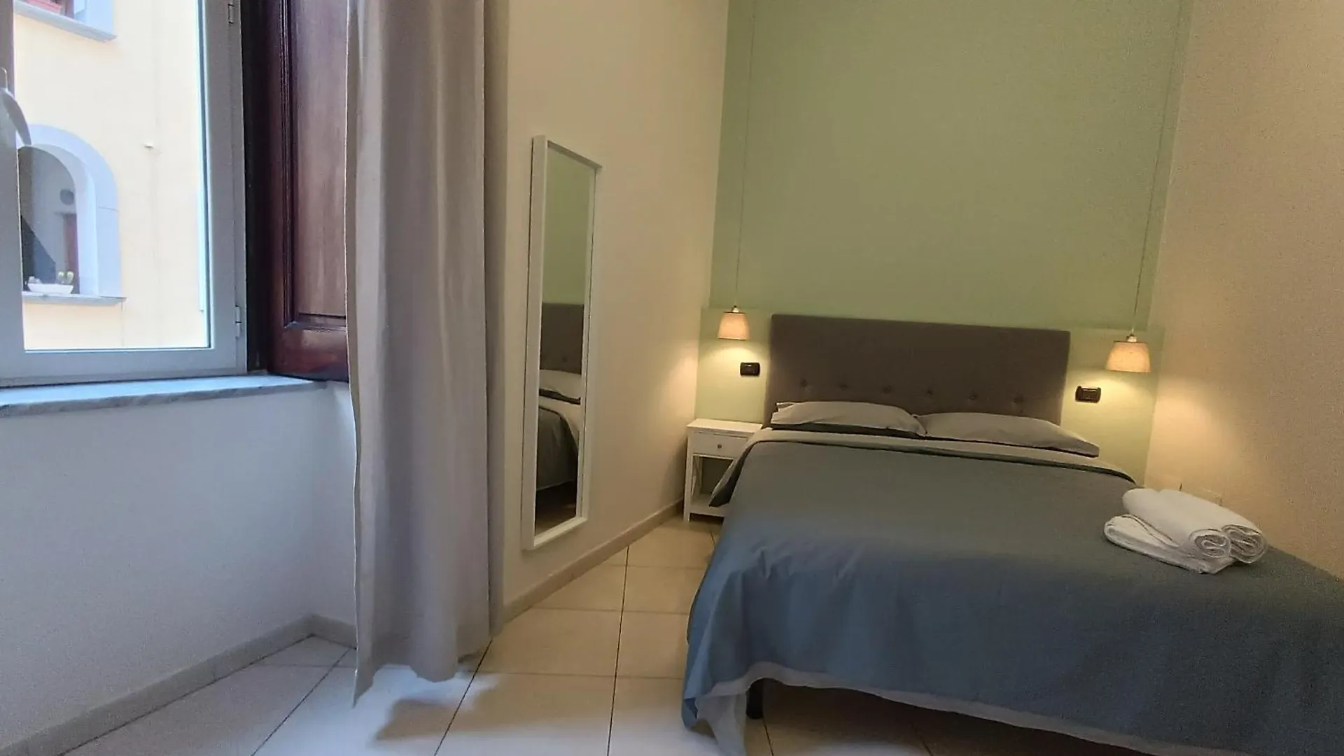 Residenza Geri - Suite And Home Napoli Centro 0*, Naples Italy
